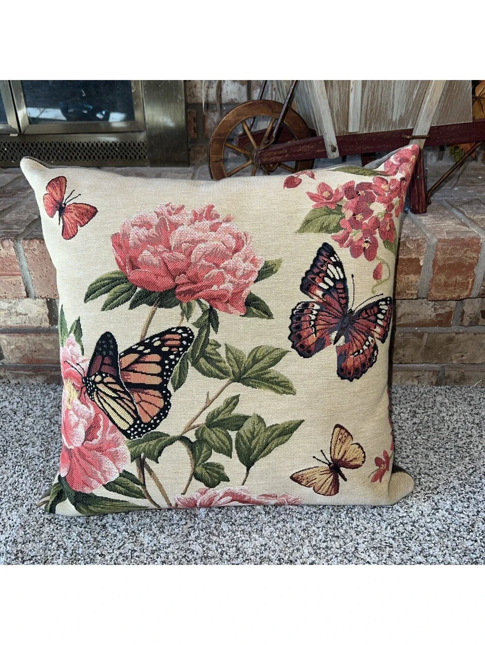 18 X 18. Fabric Tapestry Throw Pillow. Excellent Condition.